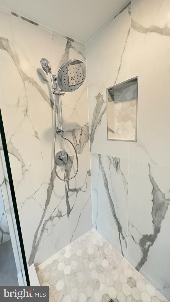 POTOMAC OUTSIDE - Residential