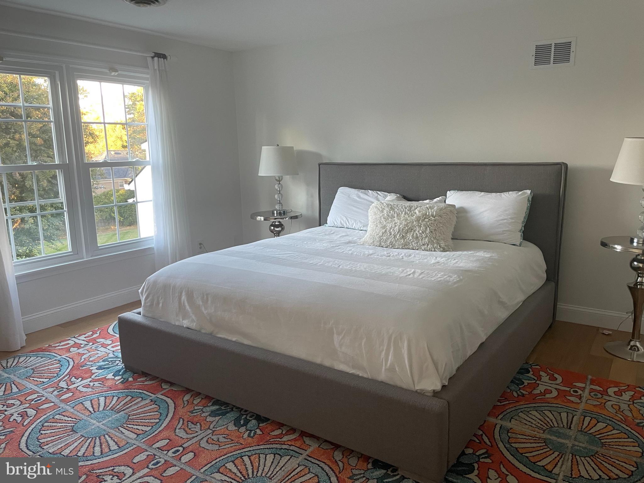 POTOMAC OUTSIDE - Residential