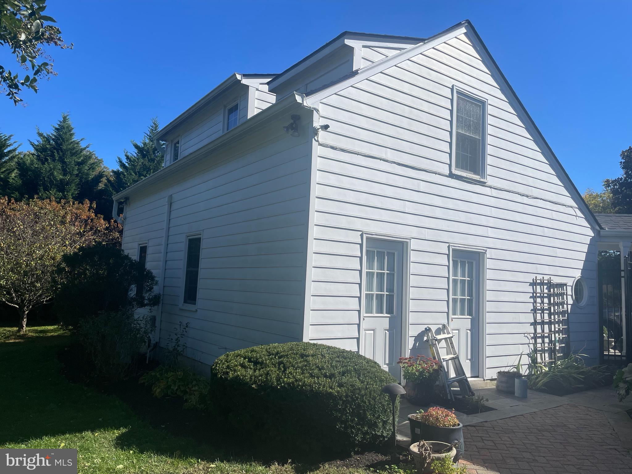 POTOMAC OUTSIDE - Residential