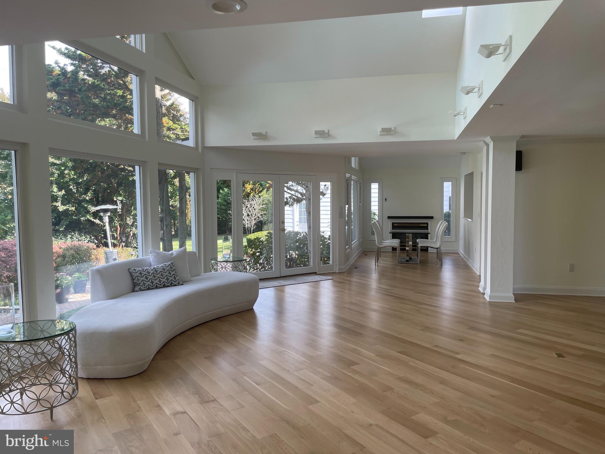 POTOMAC OUTSIDE - Residential