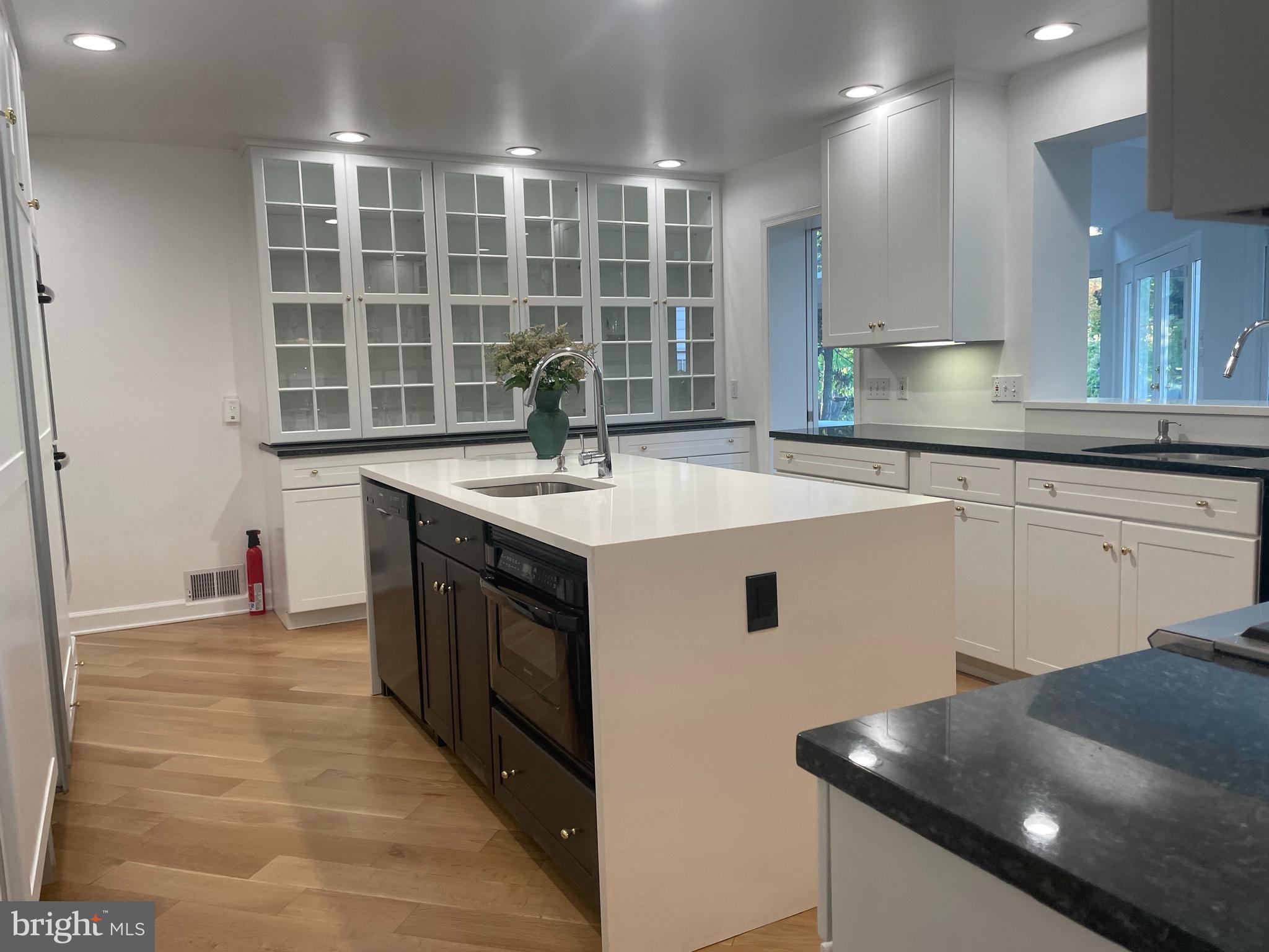 POTOMAC OUTSIDE - Residential