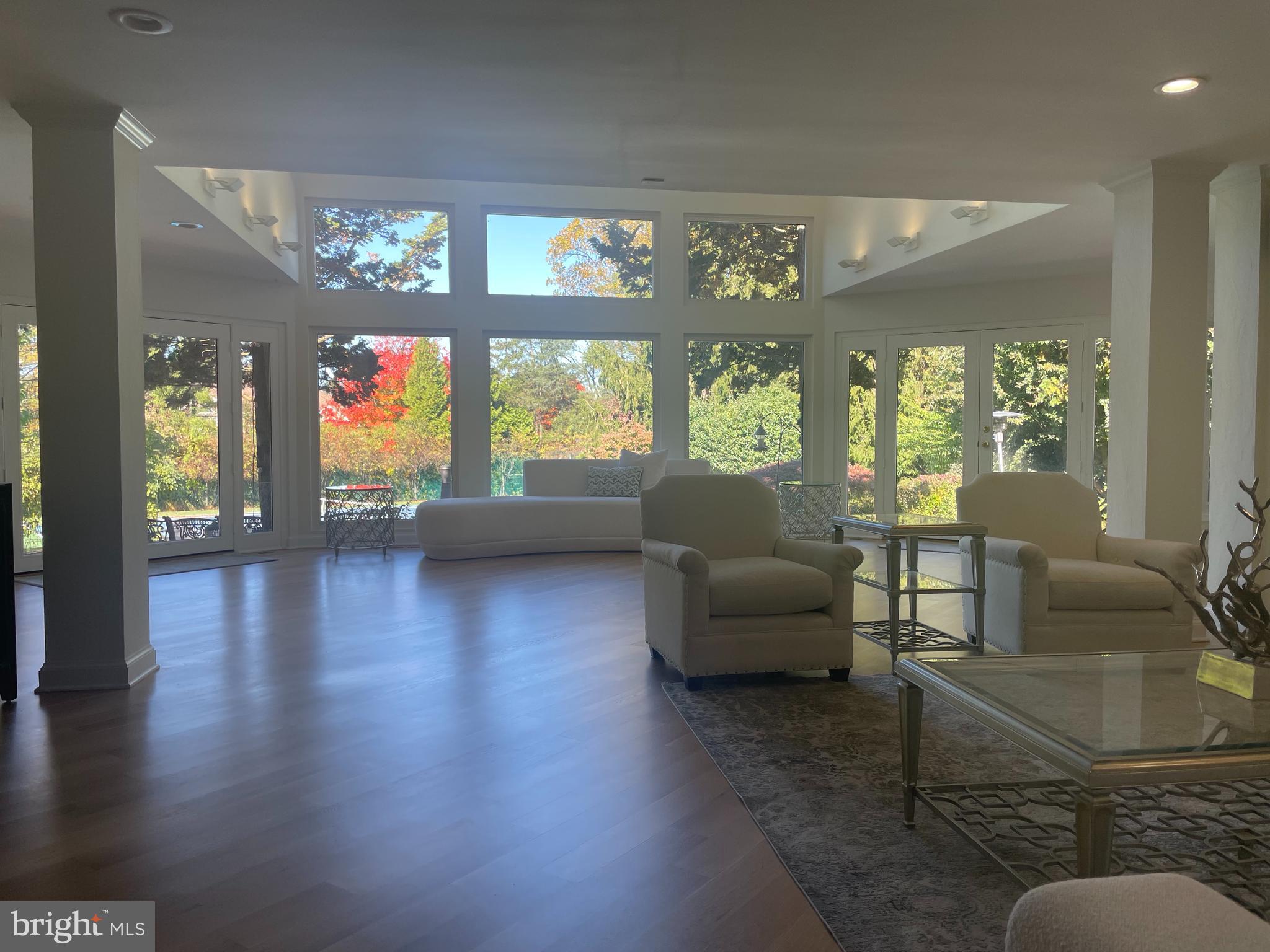 POTOMAC OUTSIDE - Residential