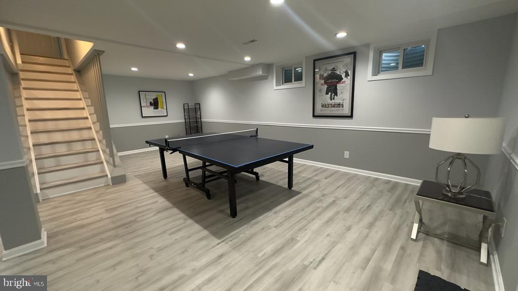 POTOMAC OUTSIDE - Residential