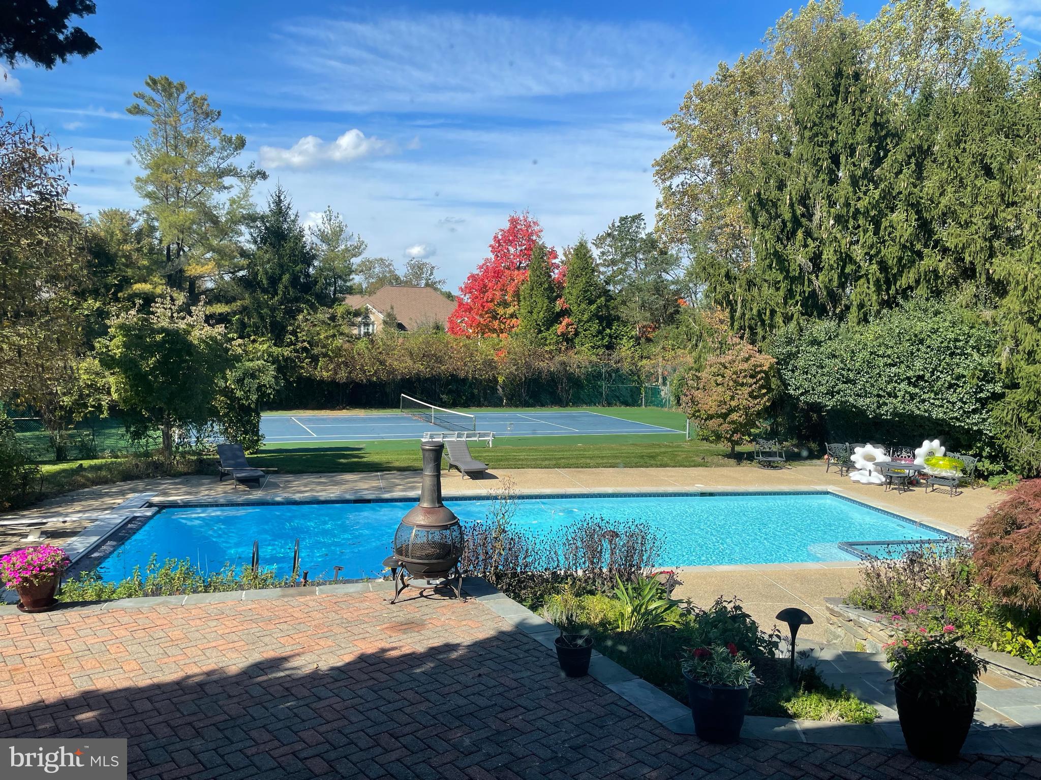 POTOMAC OUTSIDE - Residential