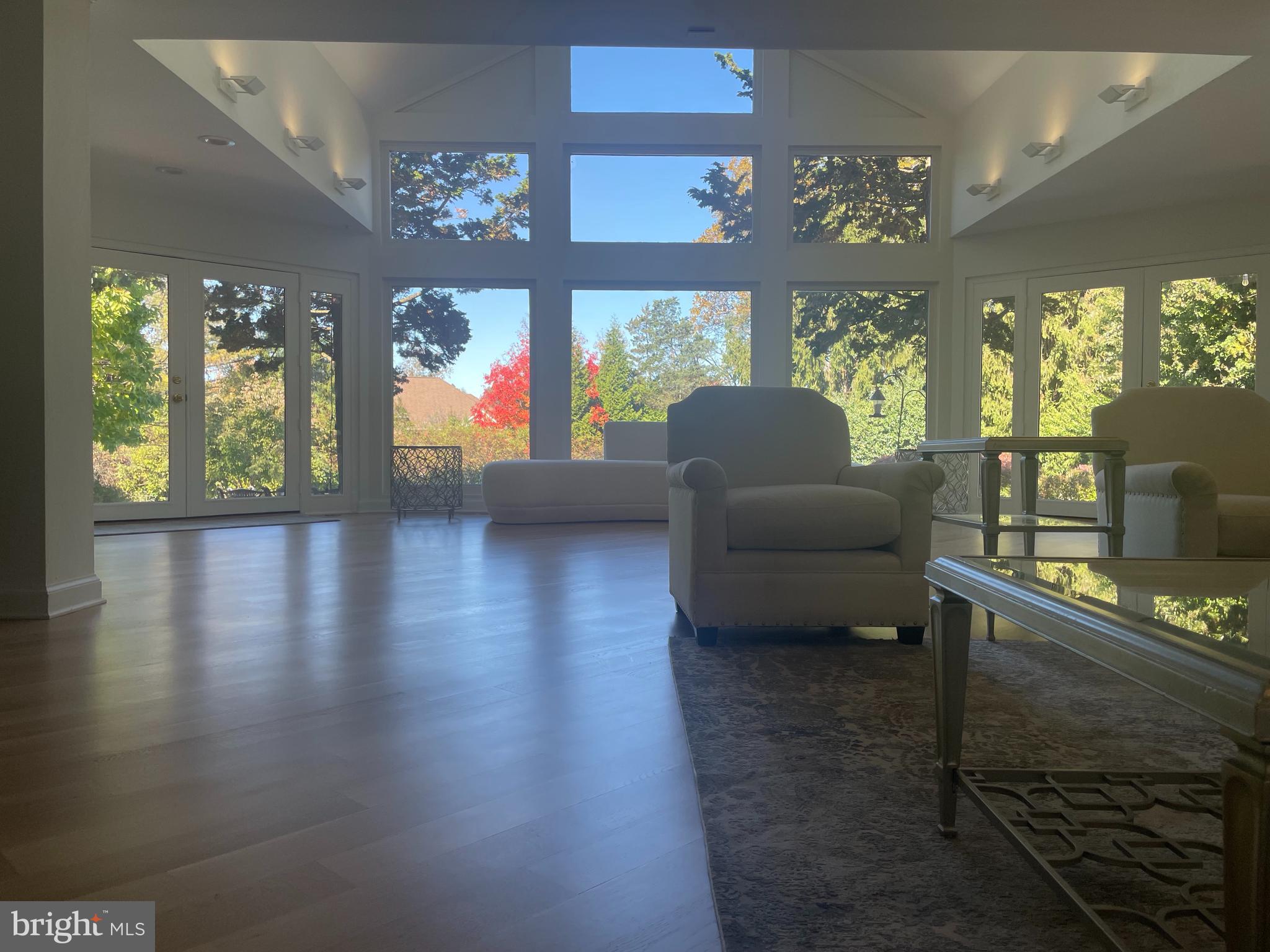 POTOMAC OUTSIDE - Residential