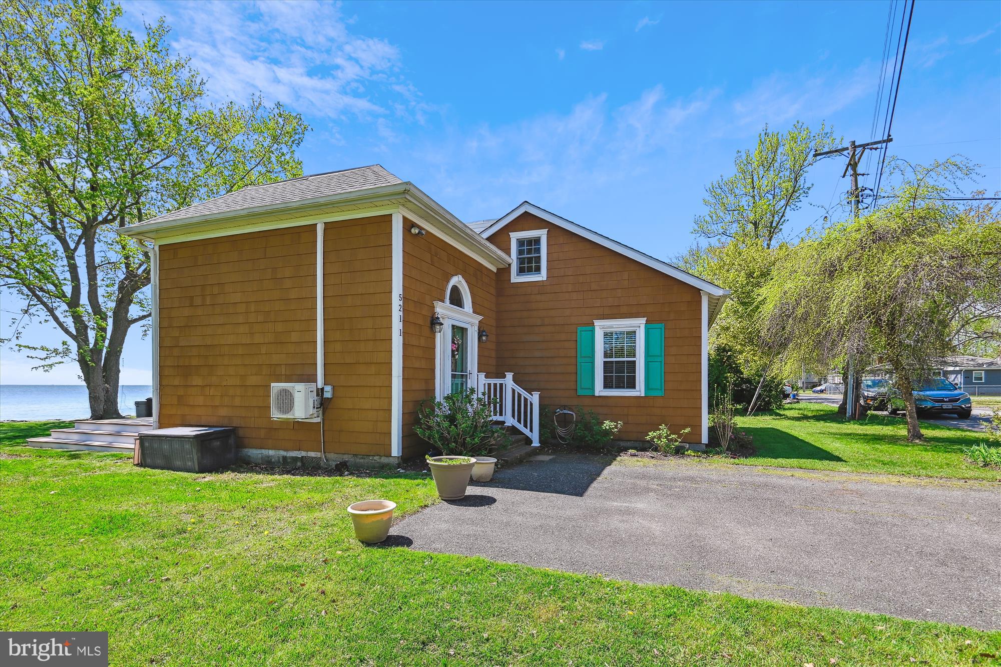 COLUMBIA BEACH - Residential