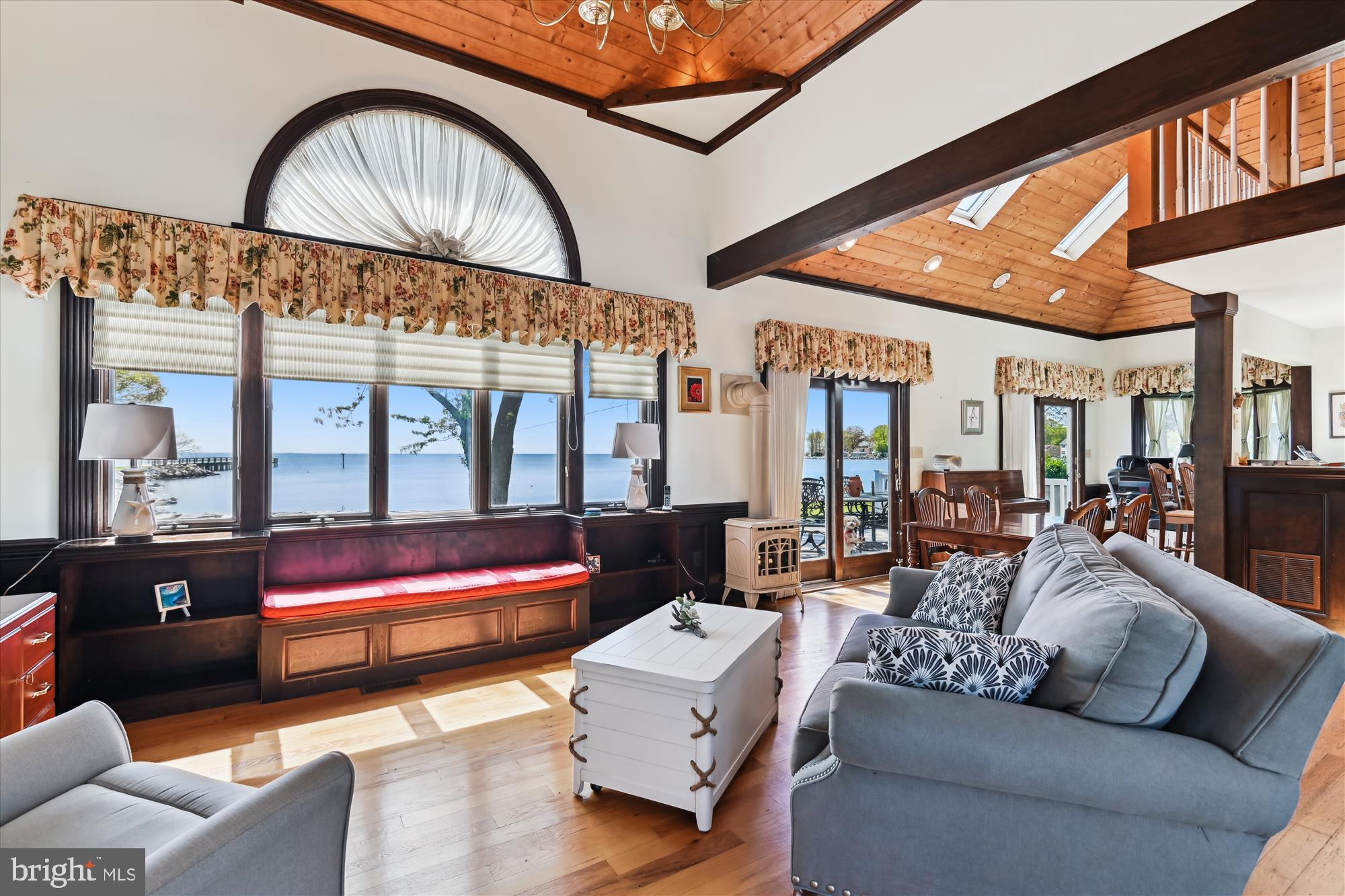 COLUMBIA BEACH - Residential