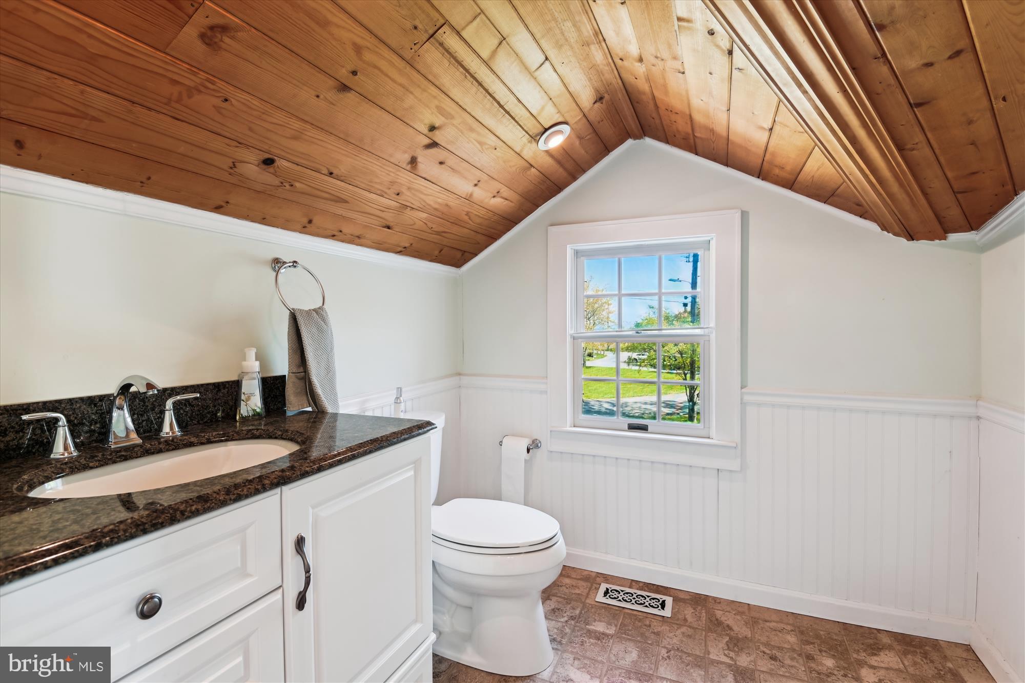 COLUMBIA BEACH - Residential