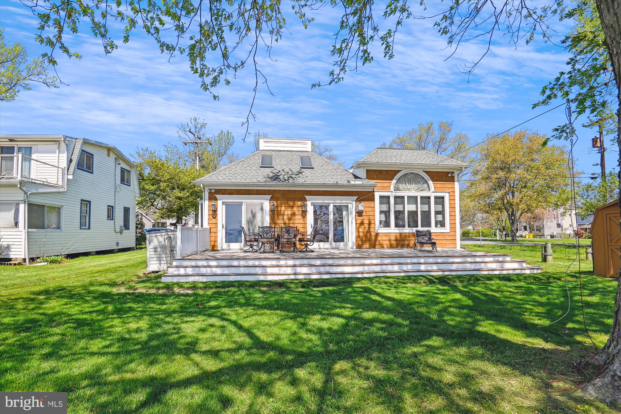 COLUMBIA BEACH - Residential