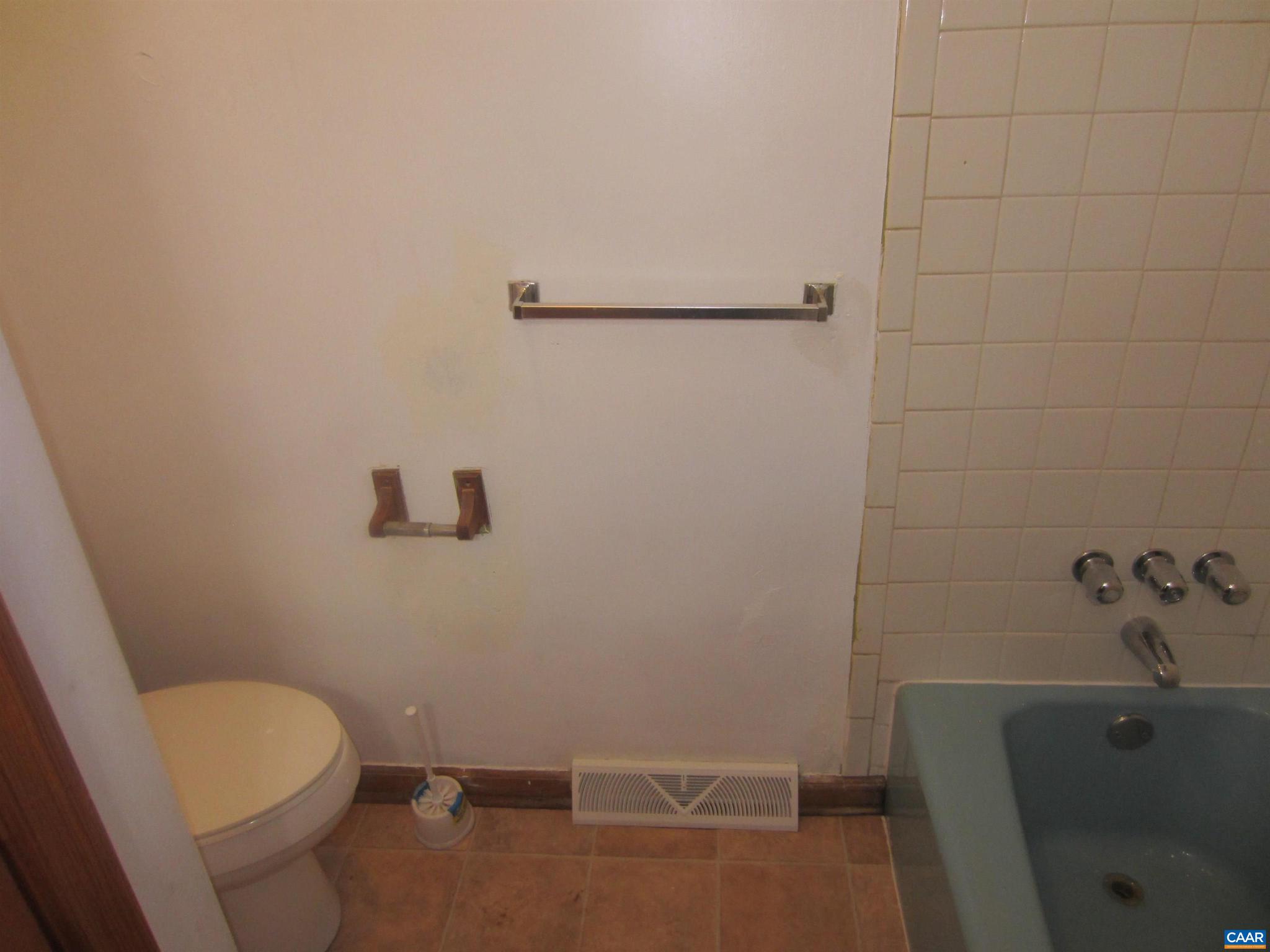 UNKNOWN - Residential Lease