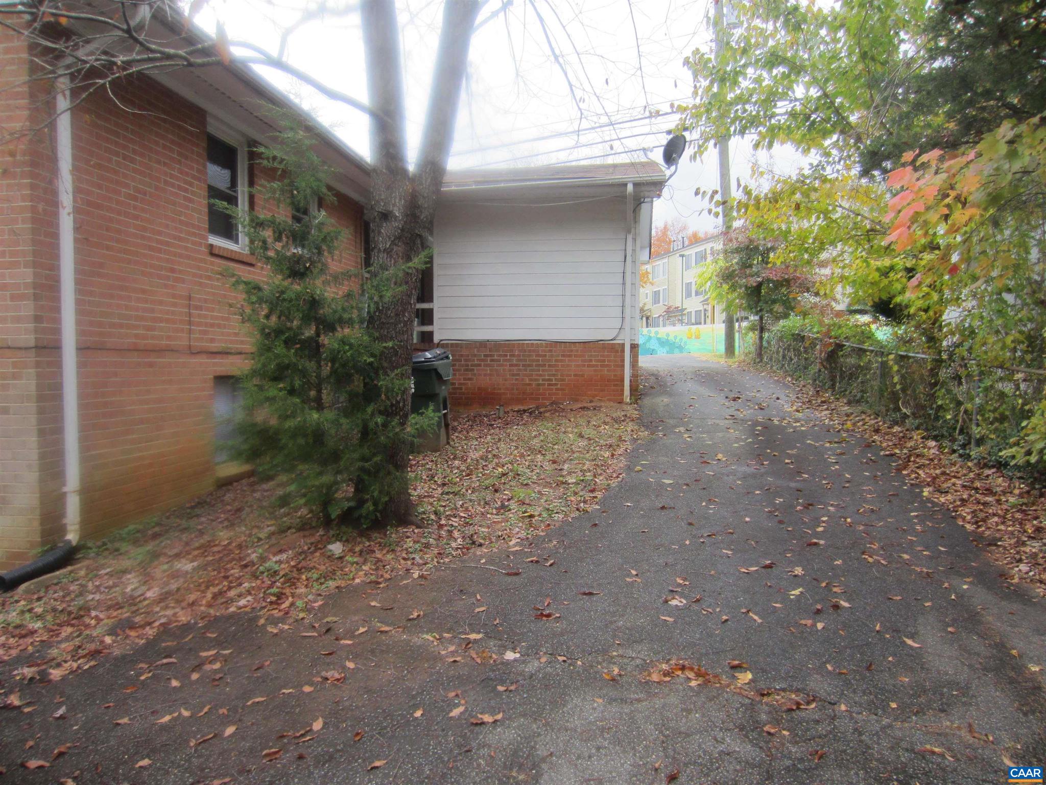 UNKNOWN - Residential Lease