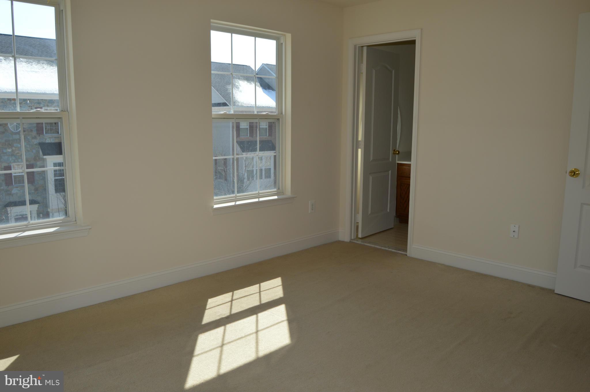 KING FARM BAILEYS COMMON - Residential Lease