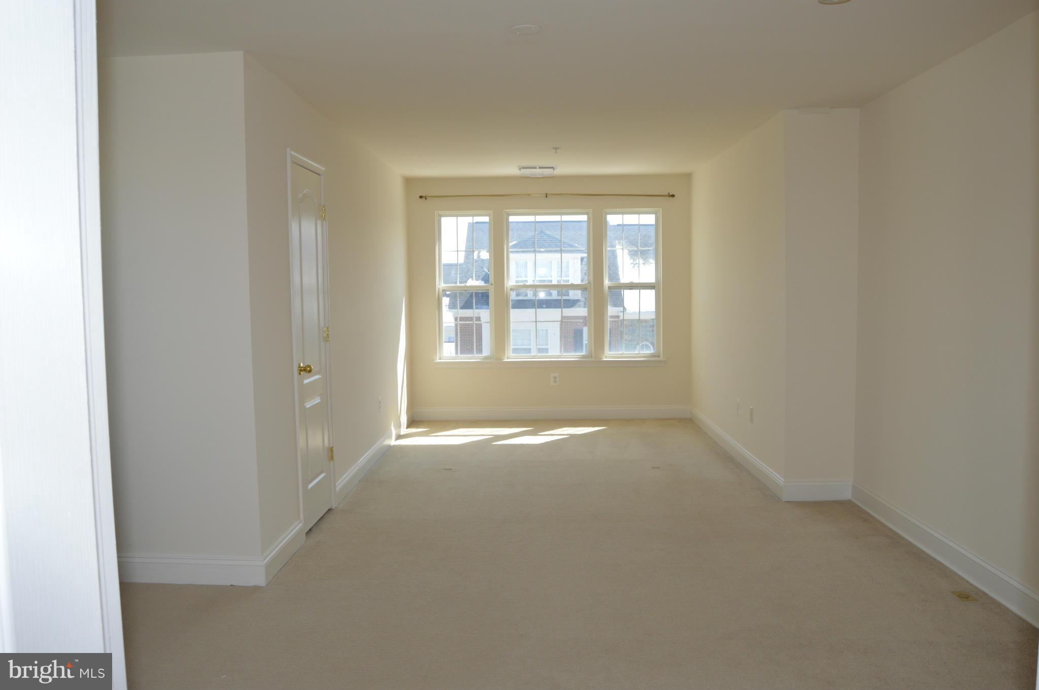 KING FARM BAILEYS COMMON - Residential Lease