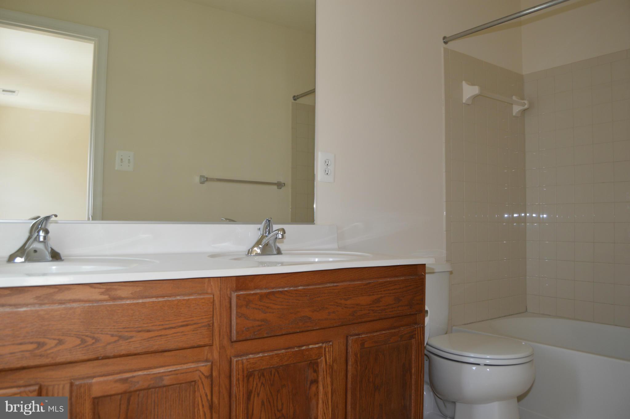 KING FARM BAILEYS COMMON - Residential Lease