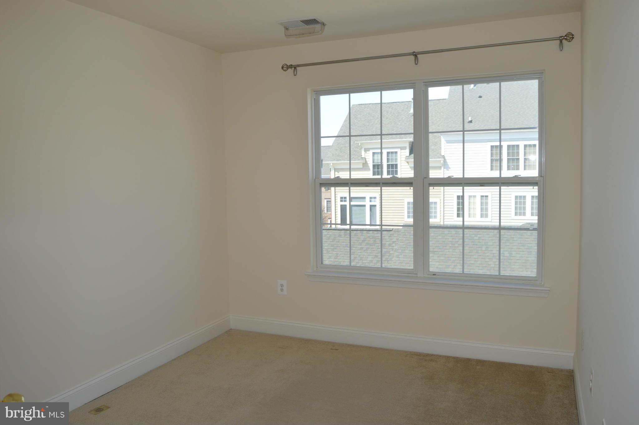 KING FARM BAILEYS COMMON - Residential Lease