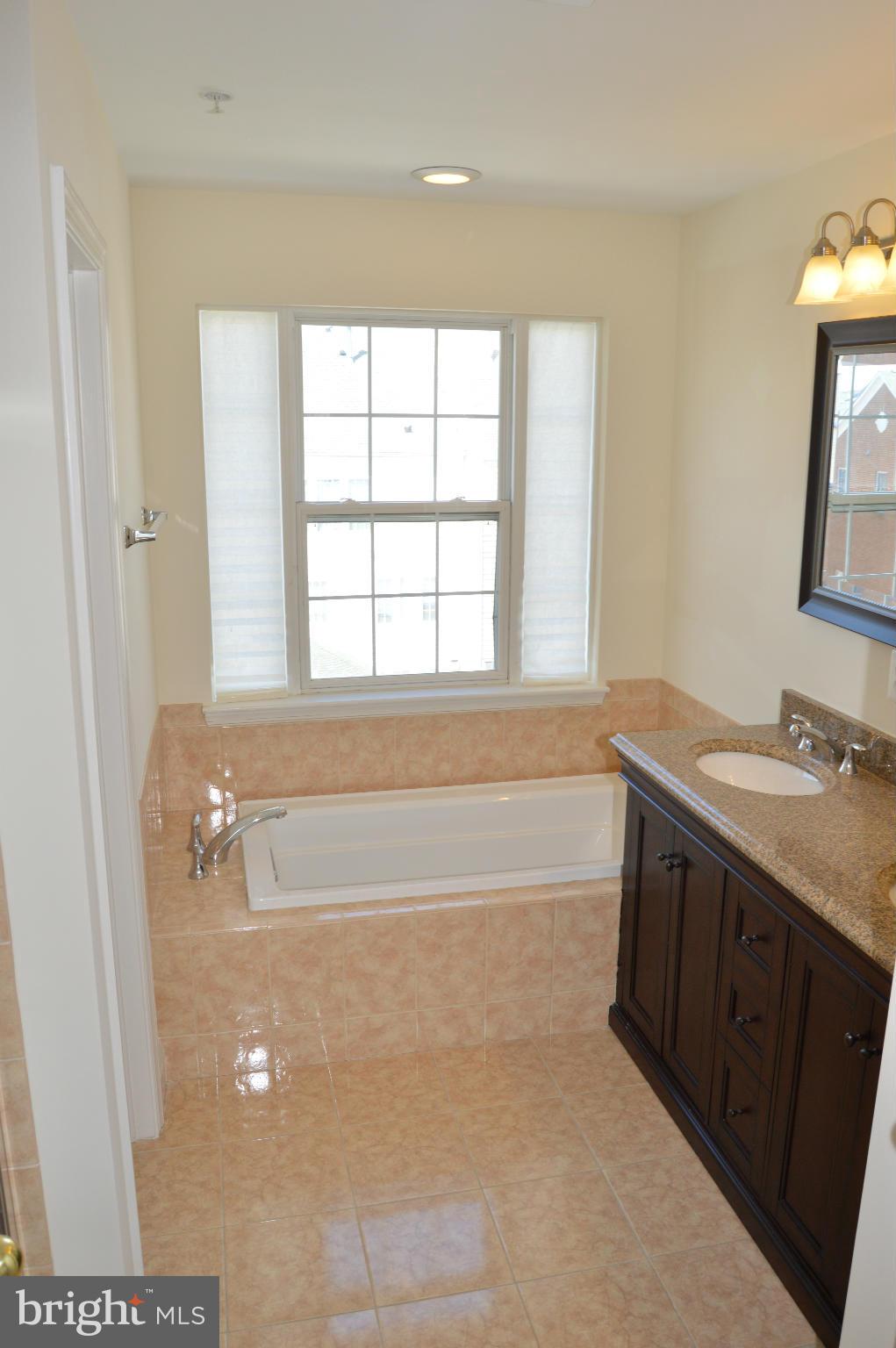 KING FARM BAILEYS COMMON - Residential Lease