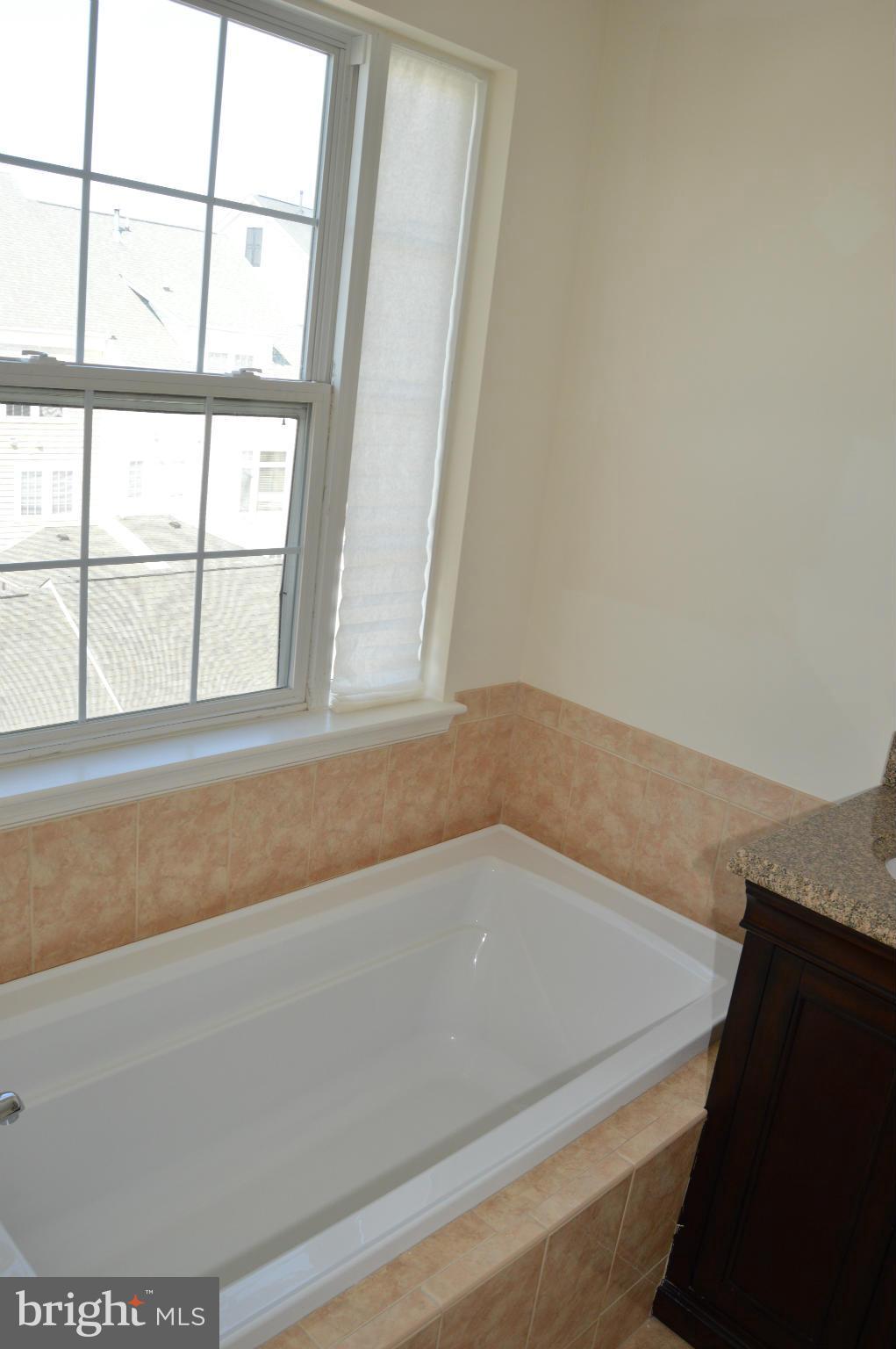 KING FARM BAILEYS COMMON - Residential Lease