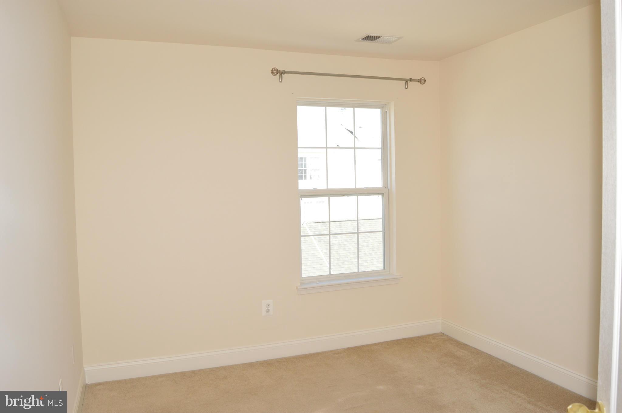 KING FARM BAILEYS COMMON - Residential Lease