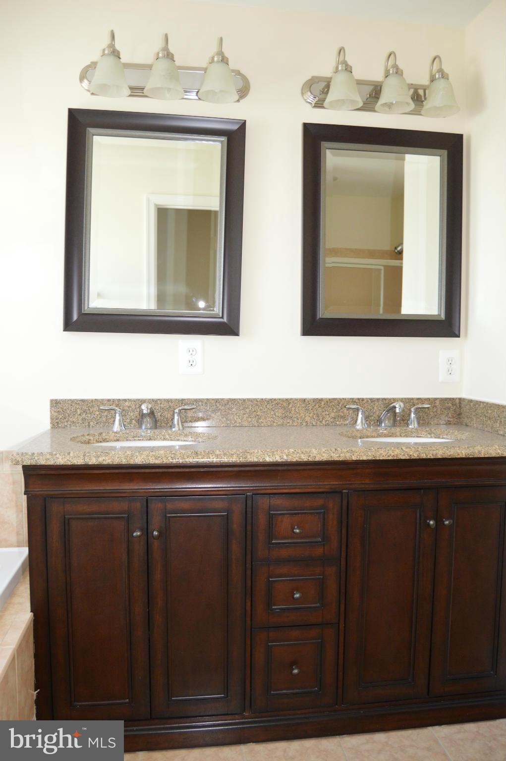 KING FARM BAILEYS COMMON - Residential Lease