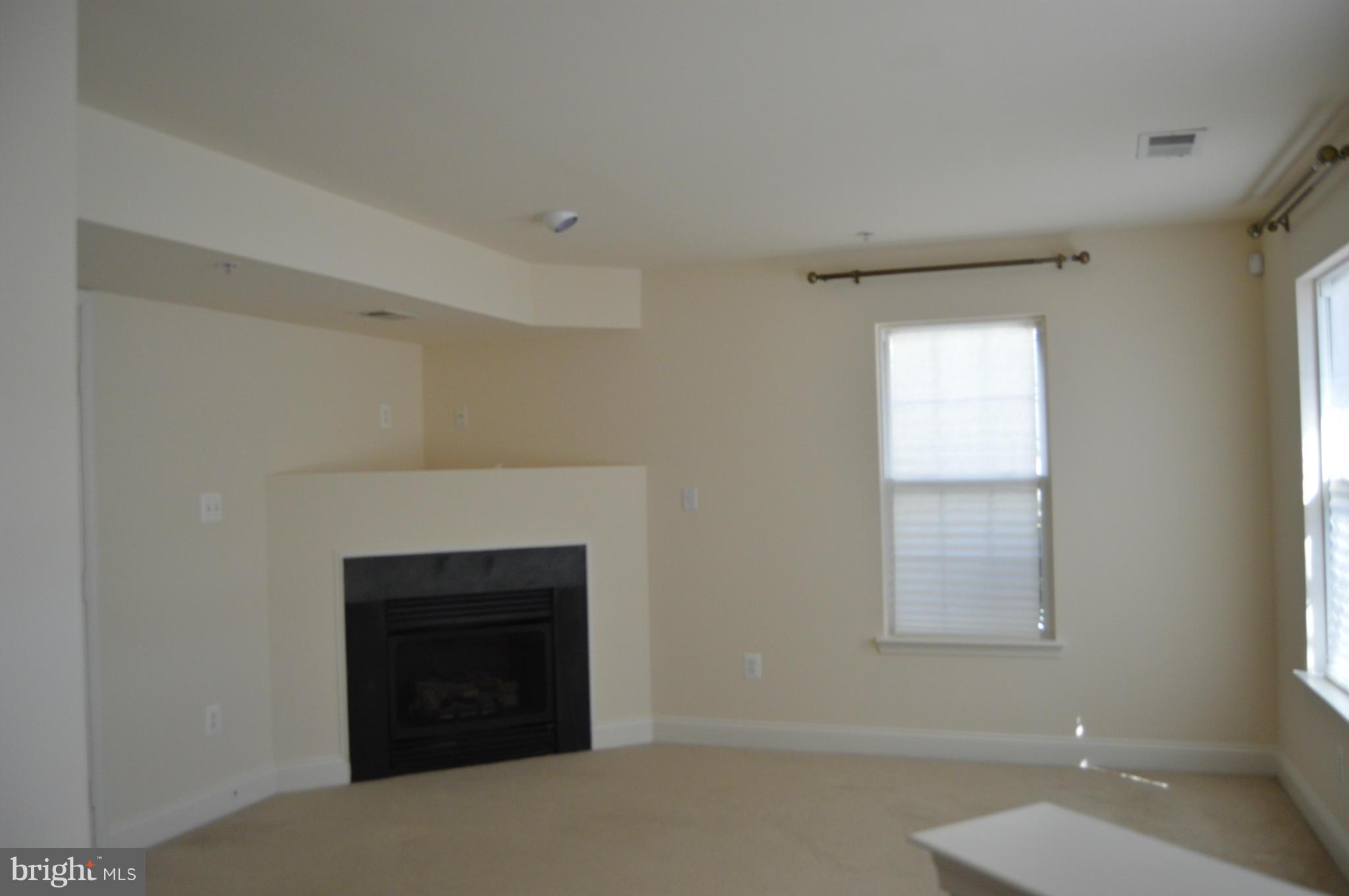 KING FARM BAILEYS COMMON - Residential Lease