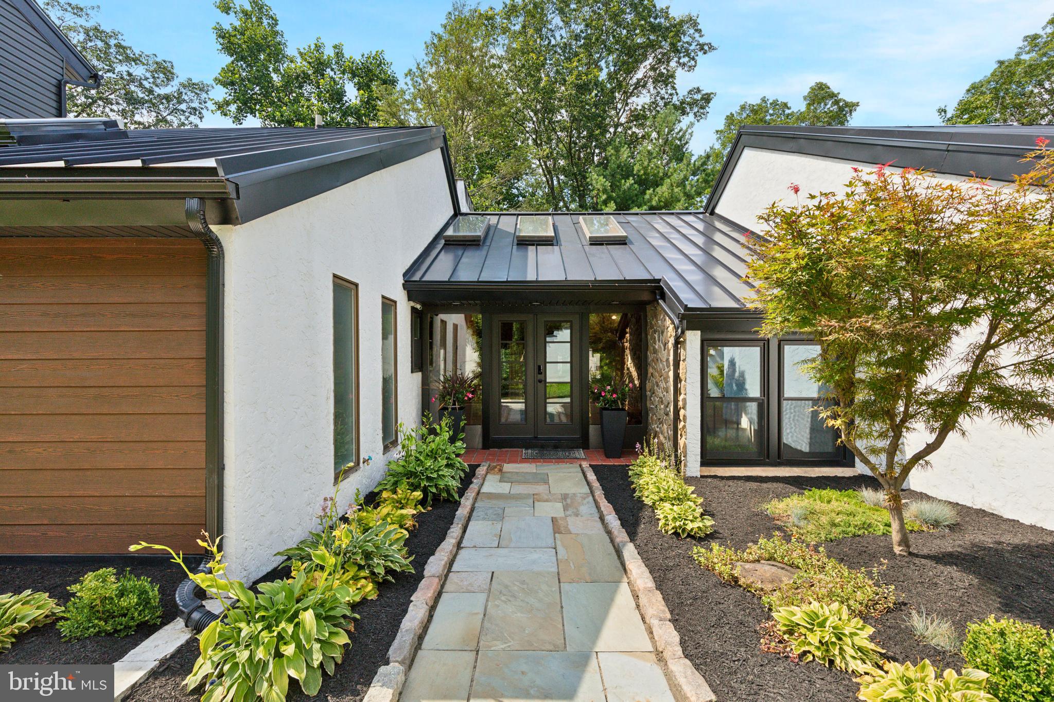 1220 VALLEY ROAD
