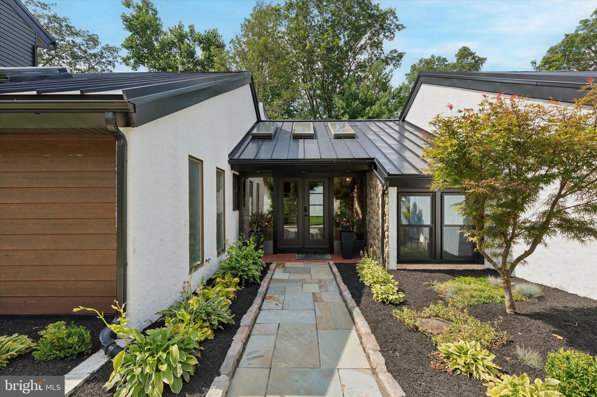 1220 VALLEY ROAD