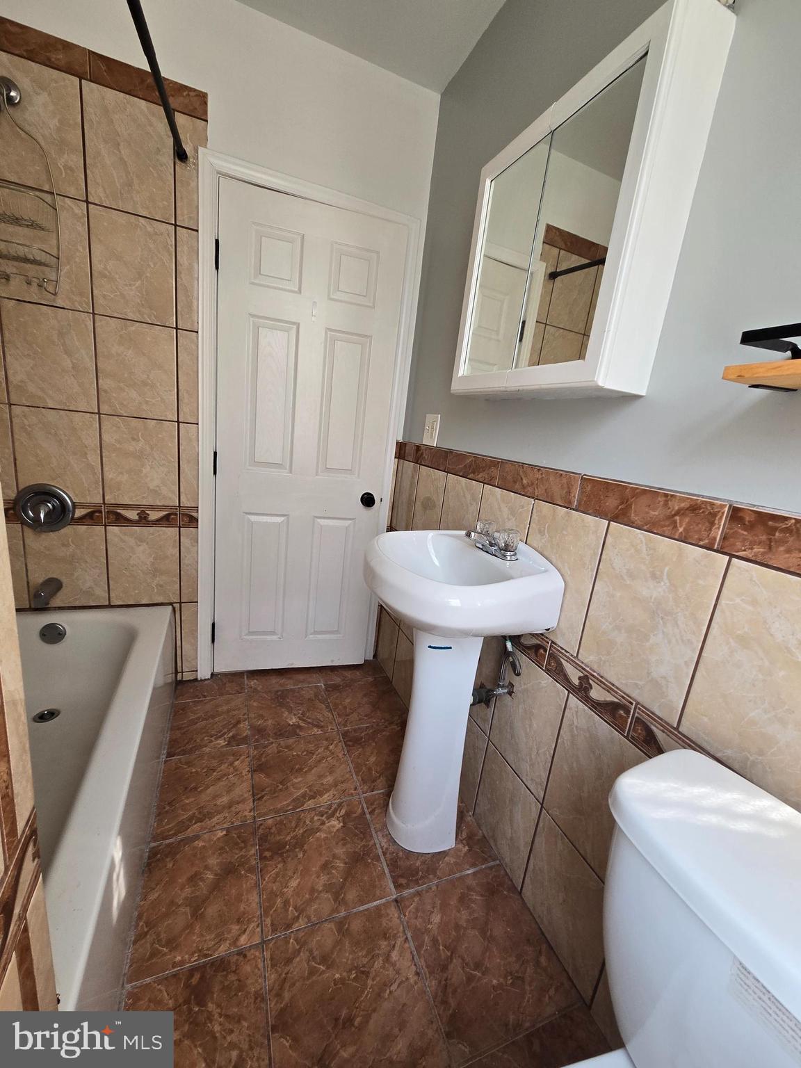 TEMPLE UNIVERSITY - Residential Lease