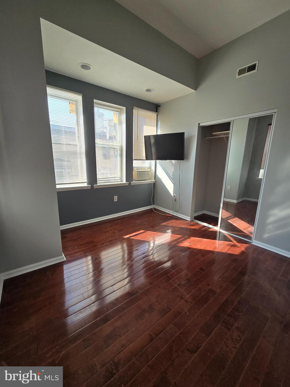 TEMPLE UNIVERSITY - Residential Lease