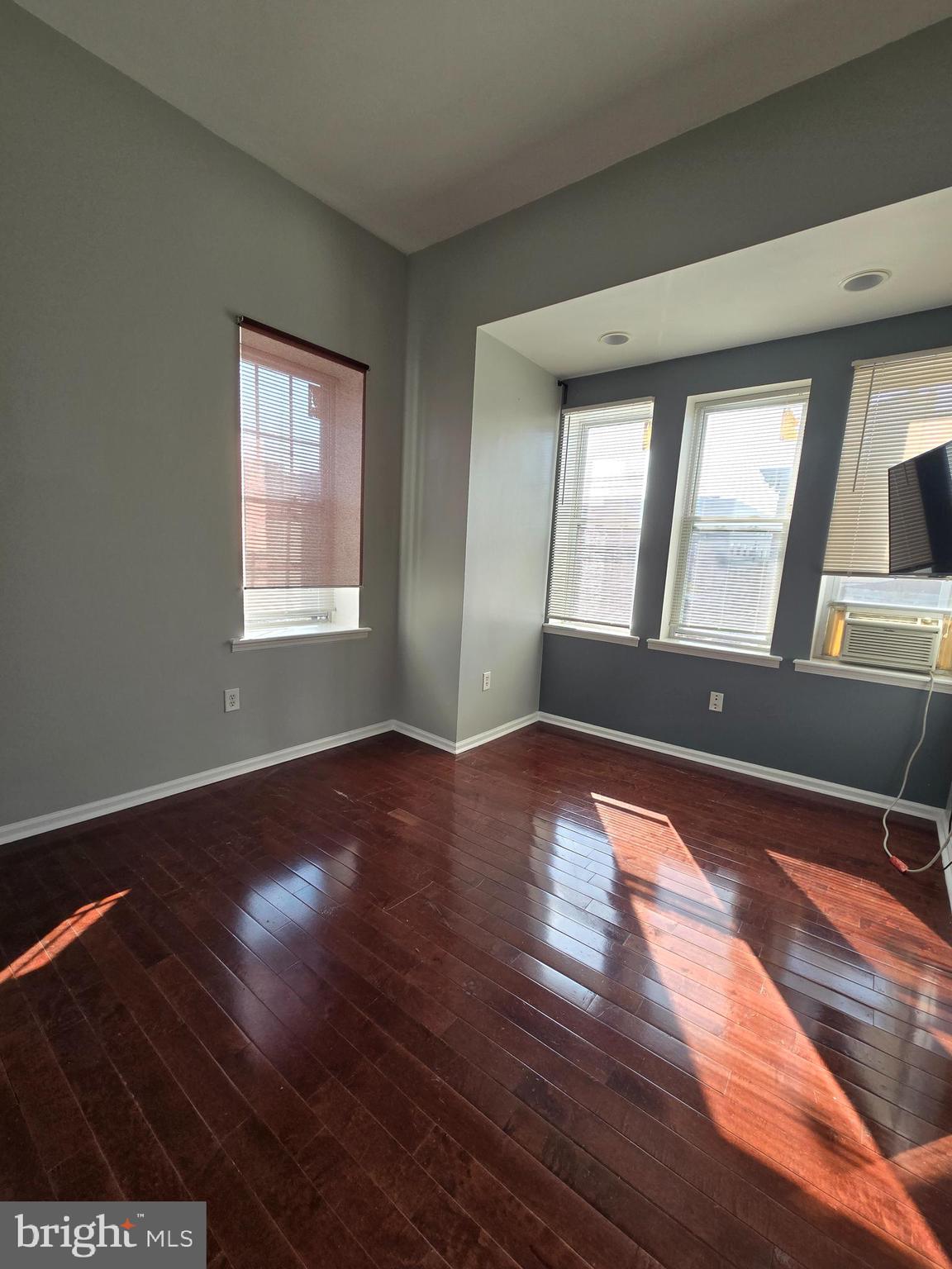 TEMPLE UNIVERSITY - Residential Lease