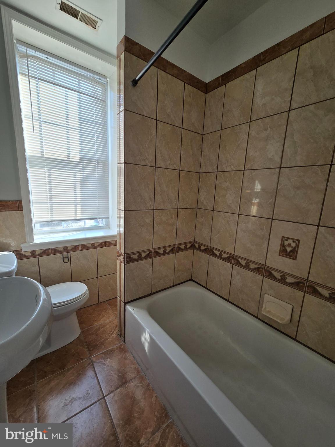 TEMPLE UNIVERSITY - Residential Lease