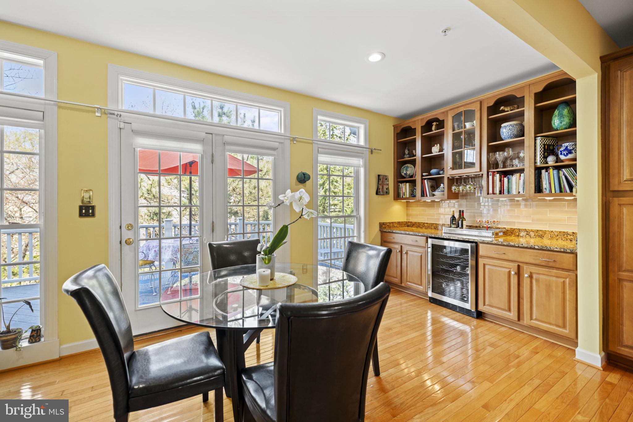 MONTGOMERY WHITE OAK - Residential