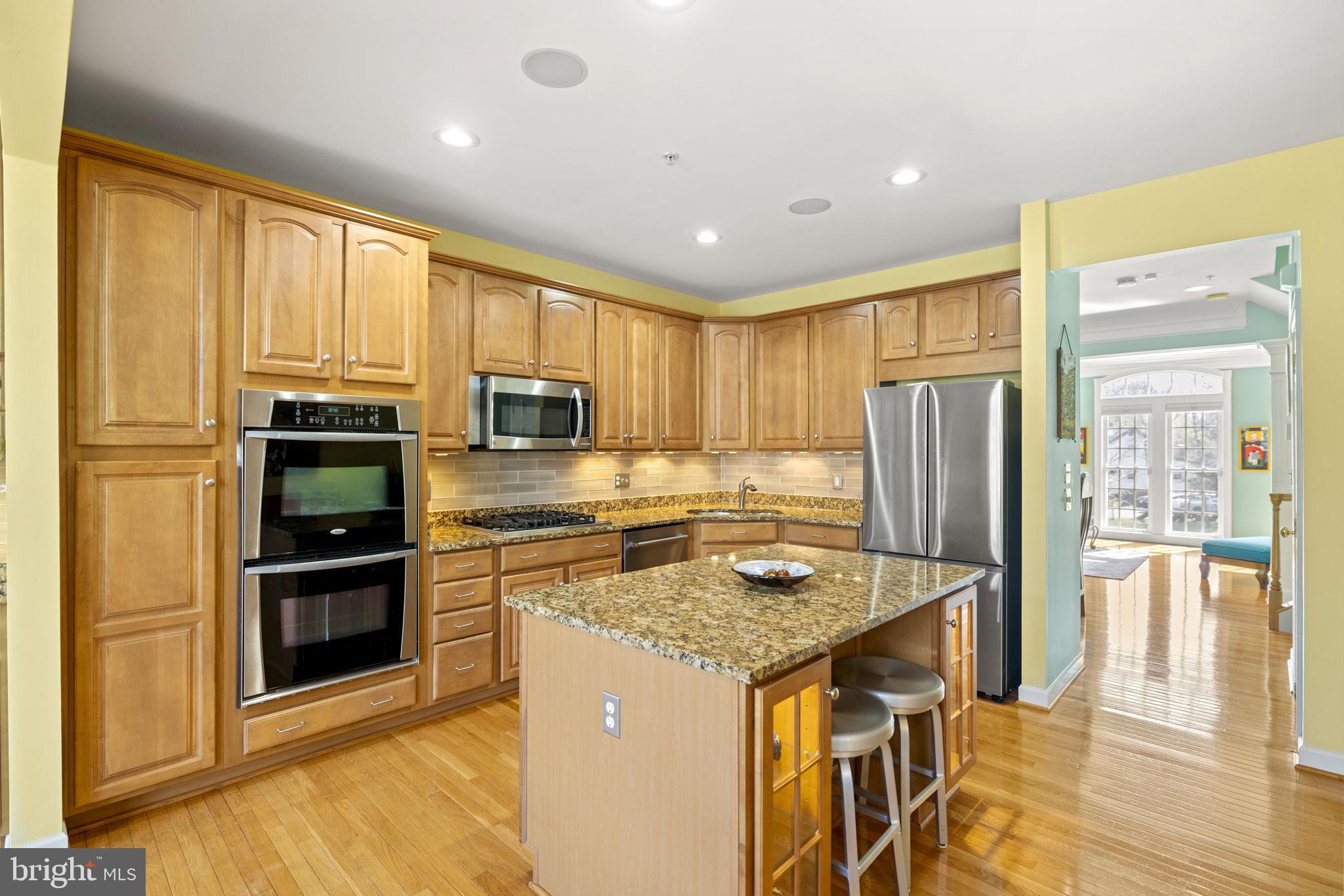 MONTGOMERY WHITE OAK - Residential