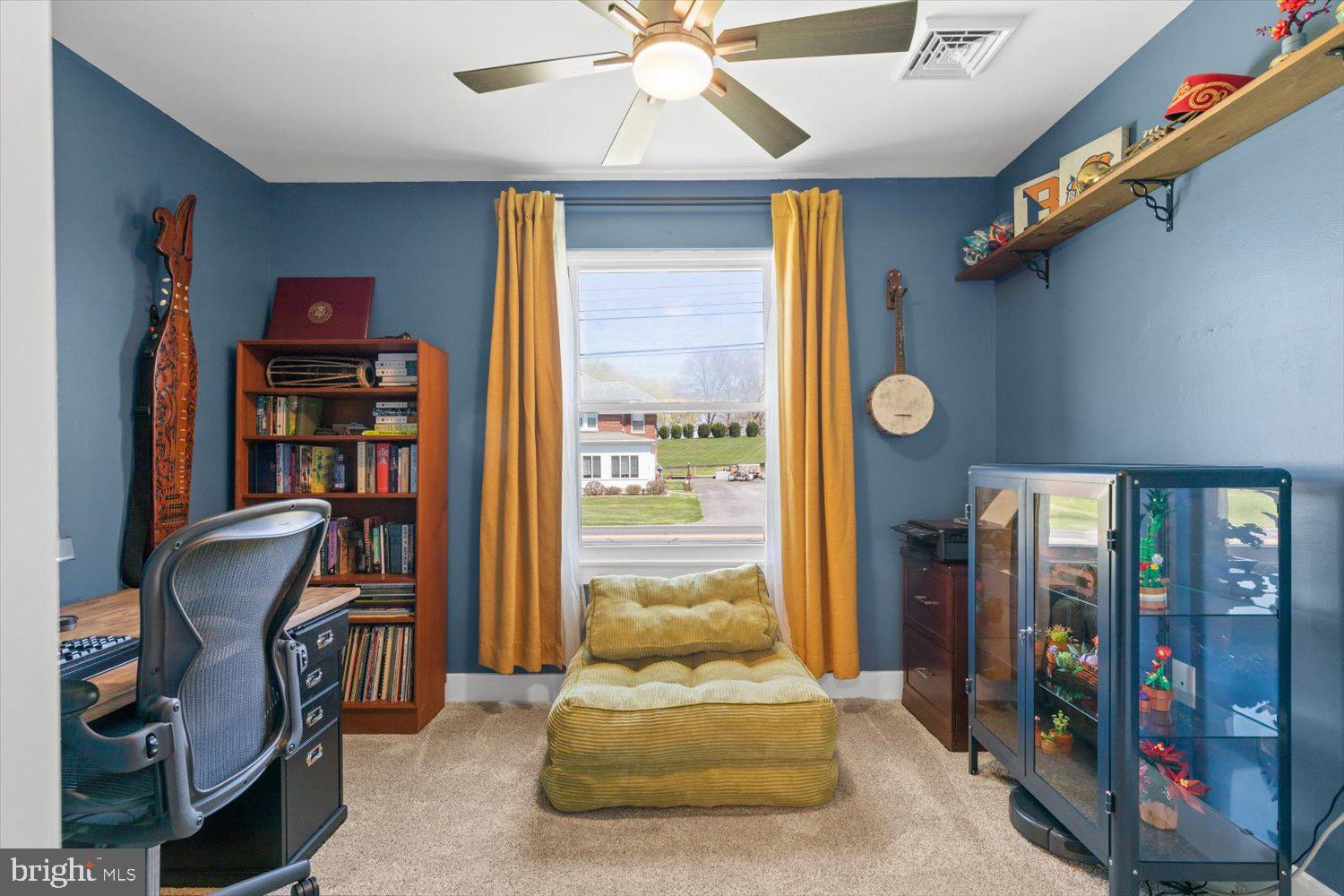 VILLAGE PARK - Residential