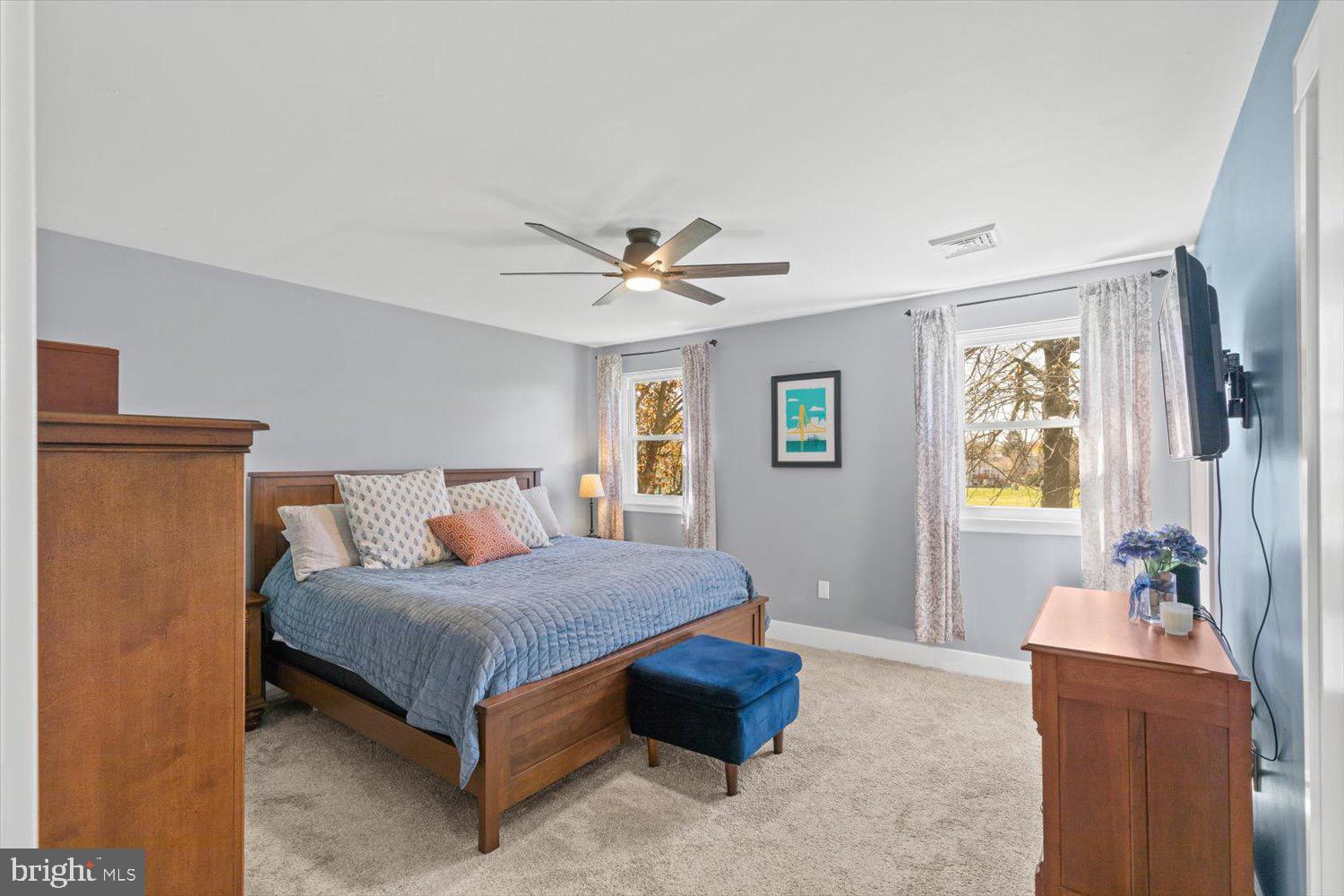 VILLAGE PARK - Residential