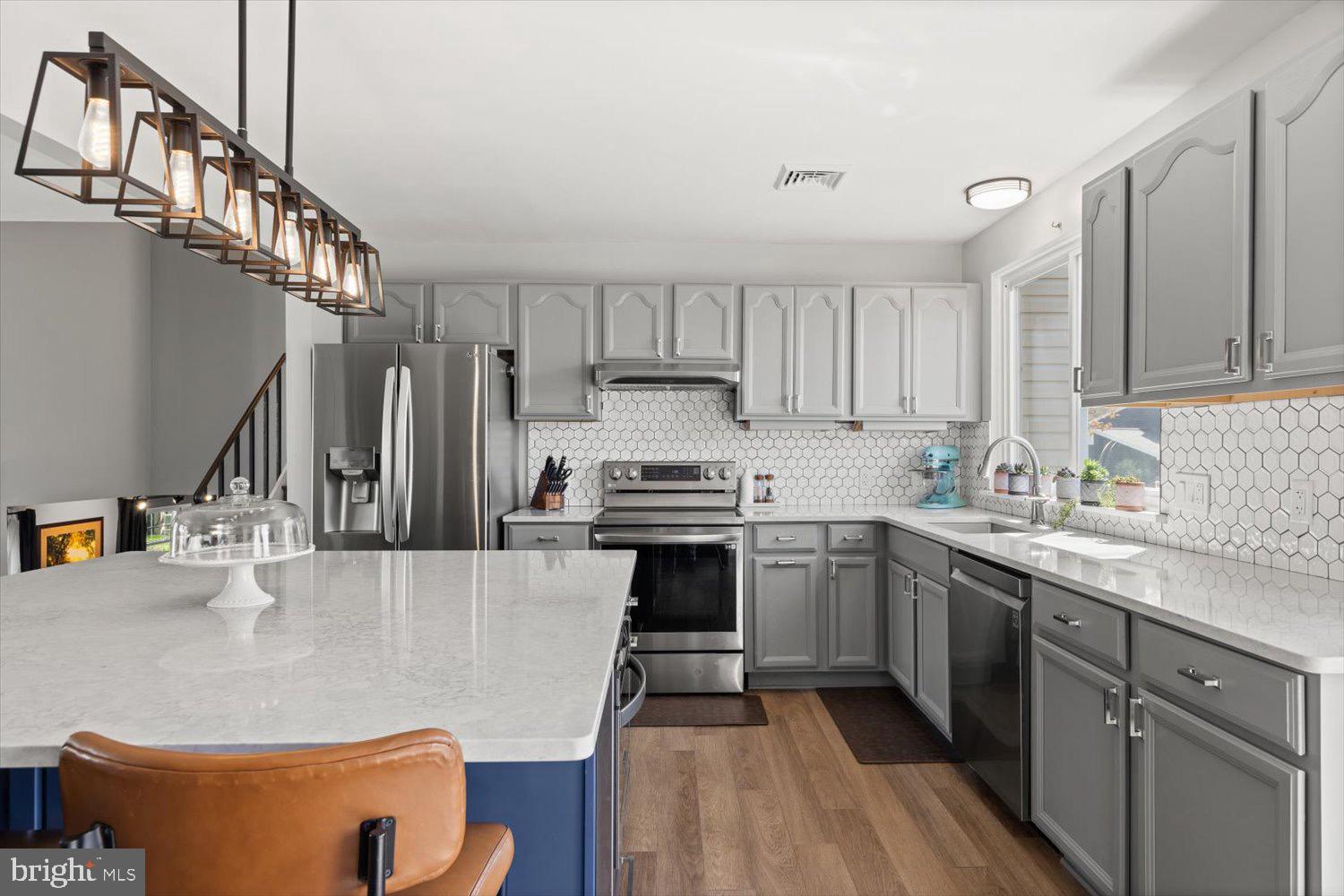 VILLAGE PARK - Residential