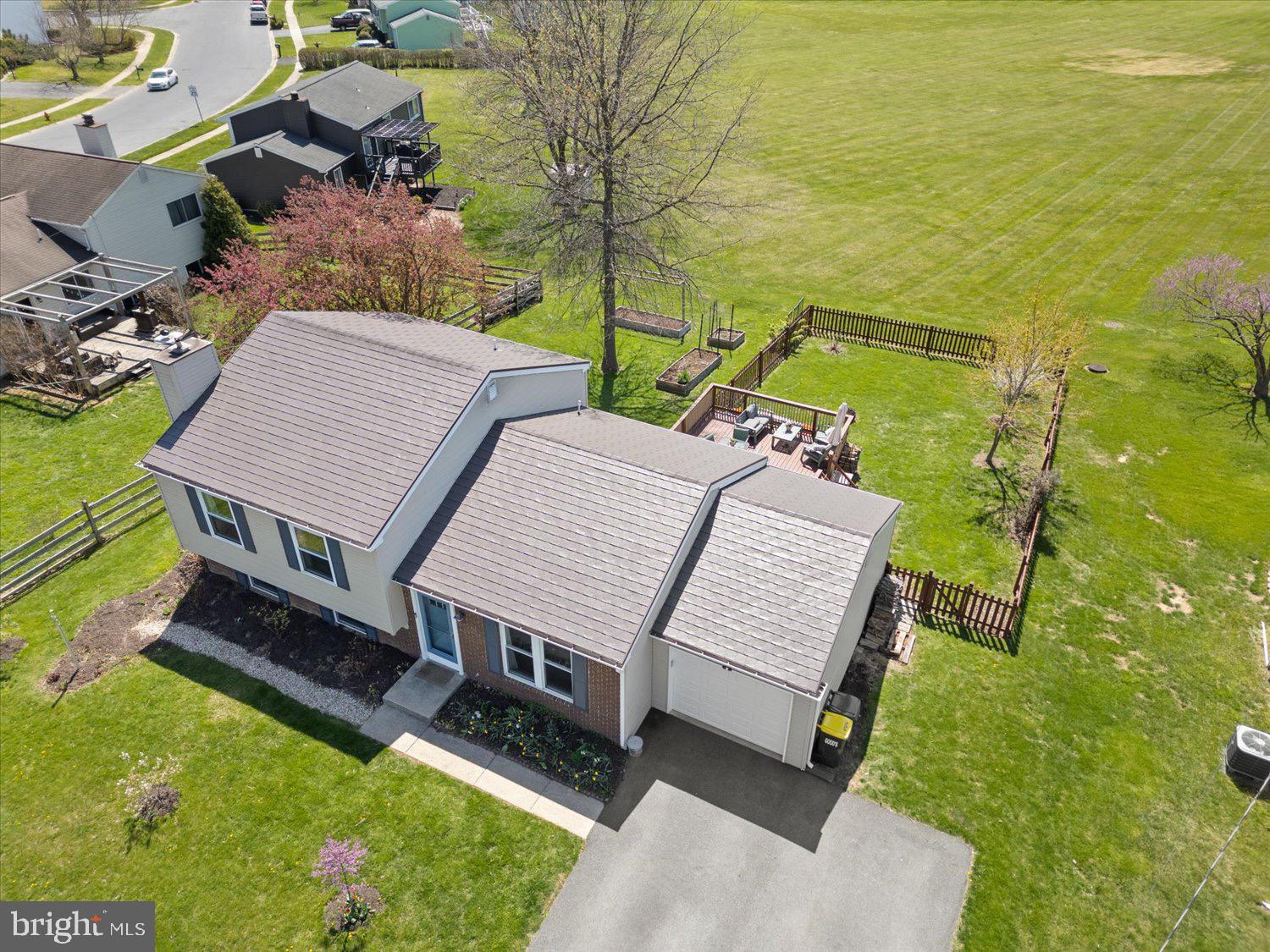 VILLAGE PARK - Residential