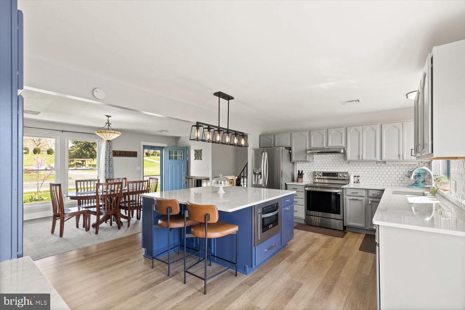 VILLAGE PARK - Residential