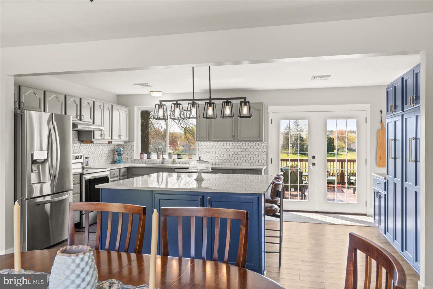 VILLAGE PARK - Residential