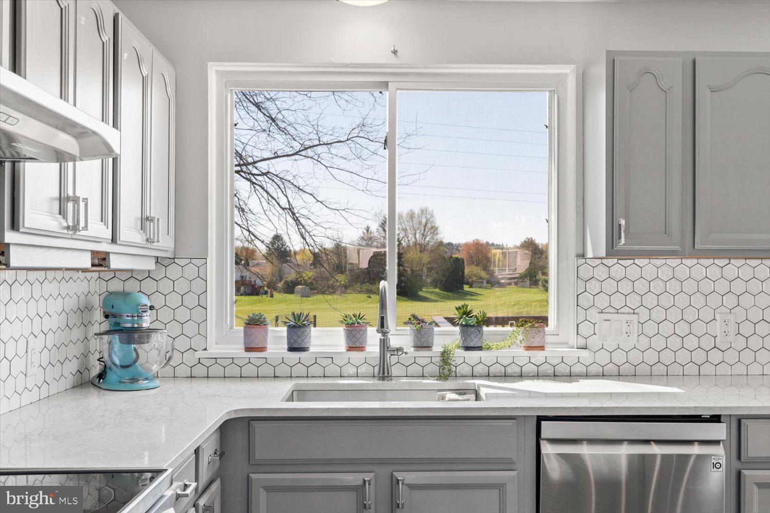 VILLAGE PARK - Residential