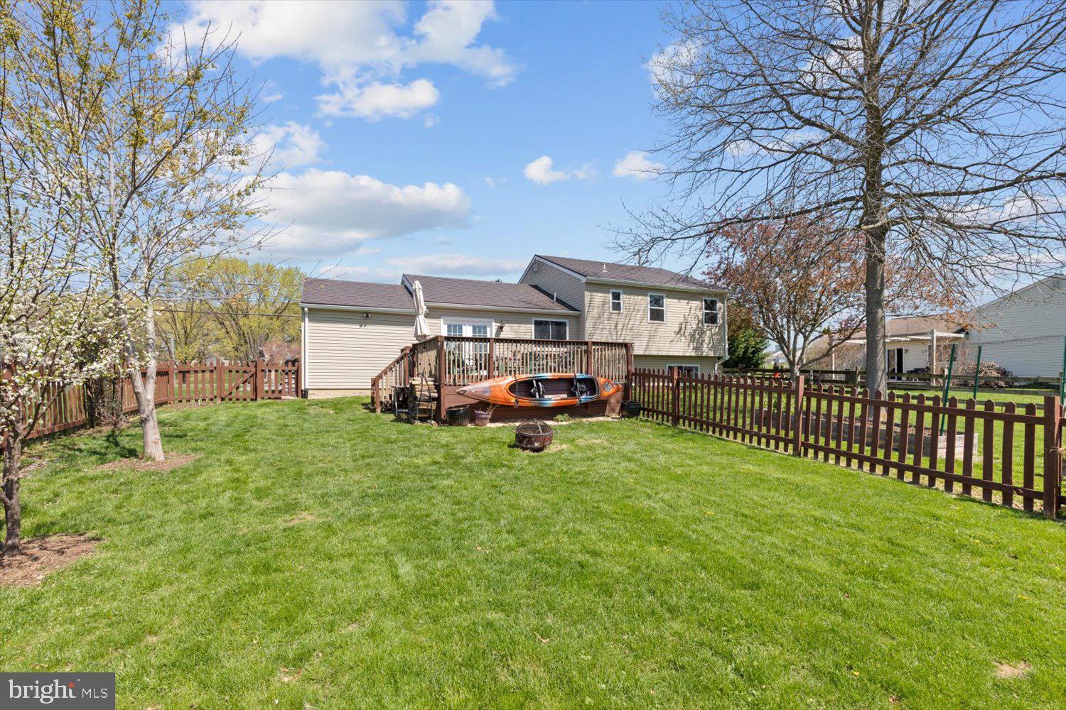 VILLAGE PARK - Residential