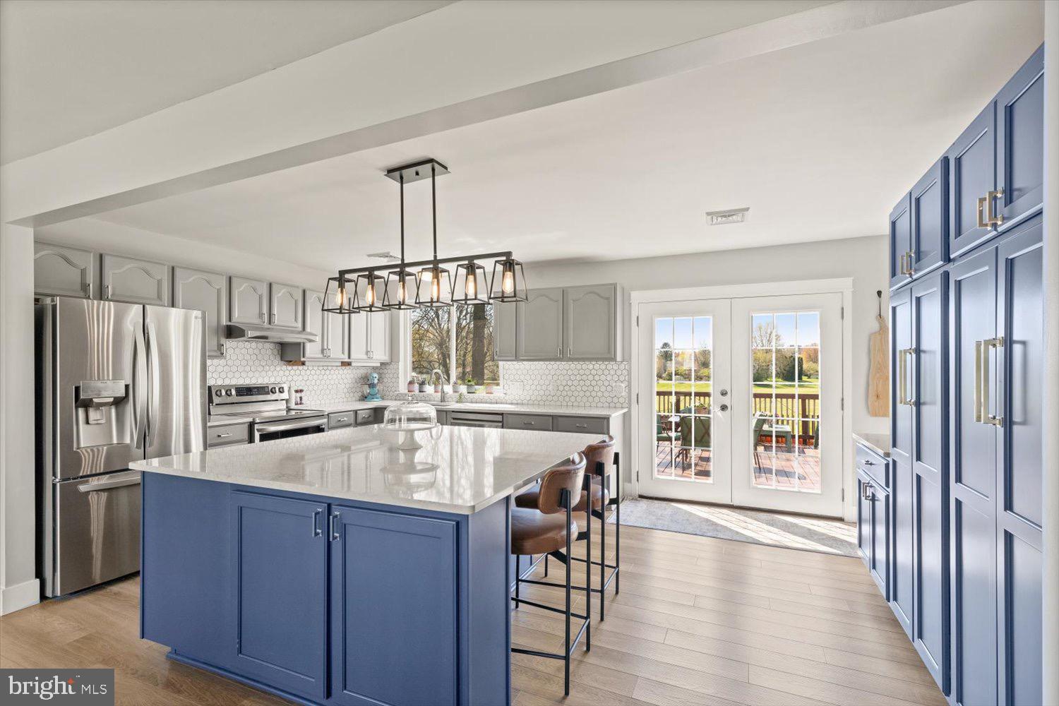 VILLAGE PARK - Residential