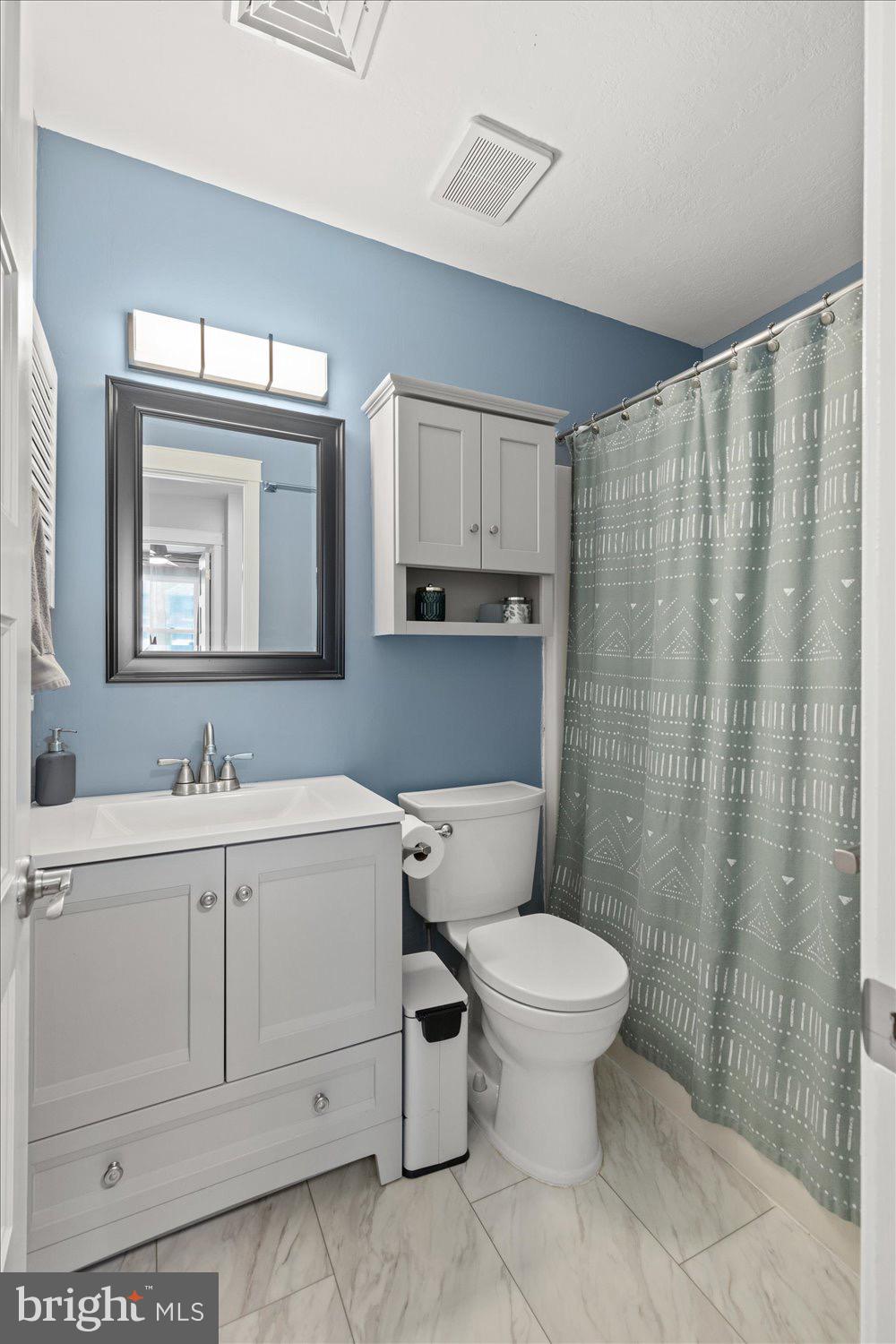 VILLAGE PARK - Residential