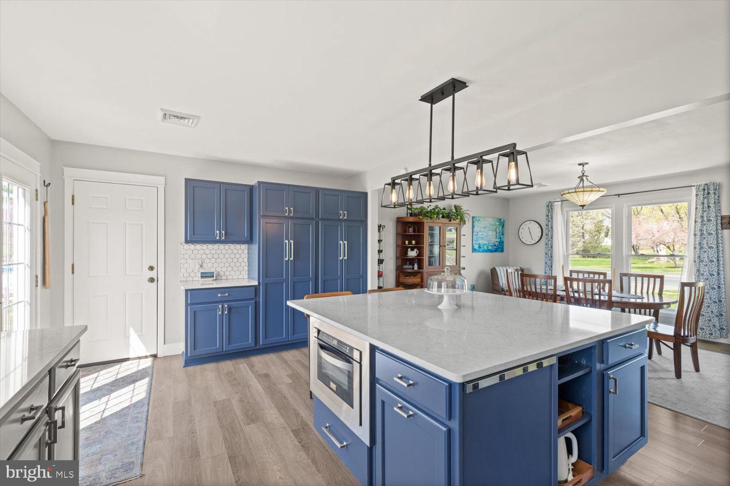 VILLAGE PARK - Residential