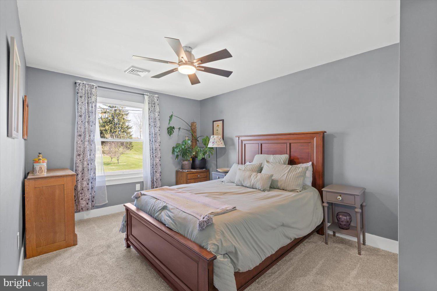 VILLAGE PARK - Residential