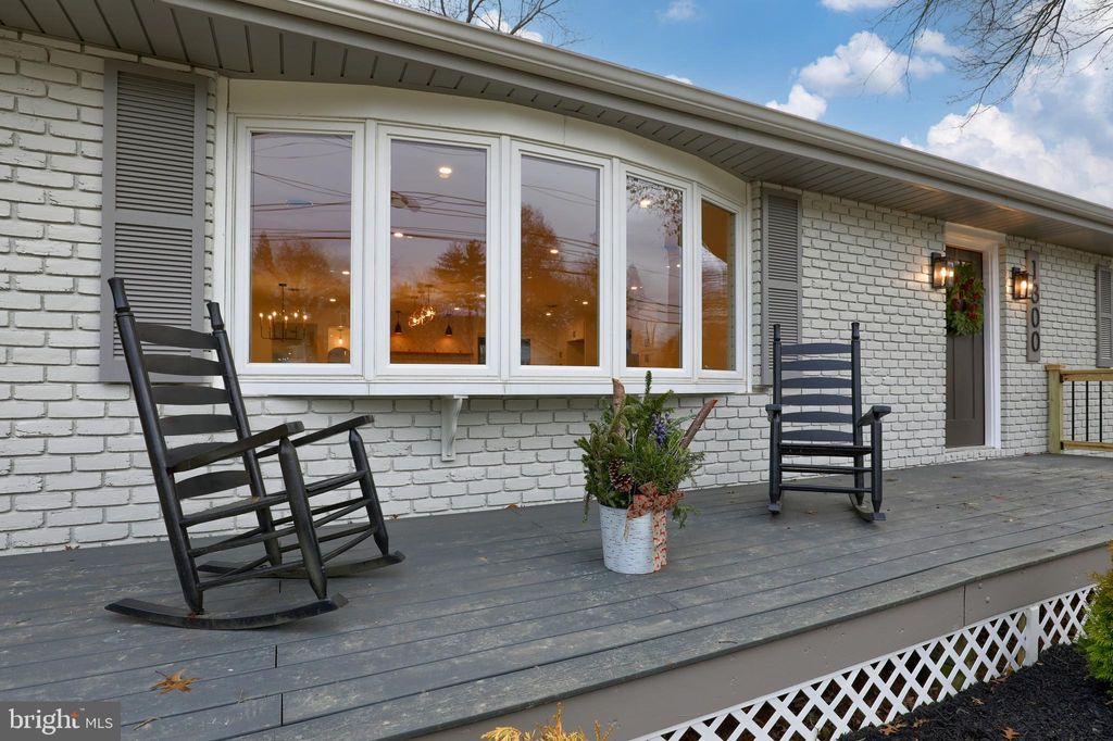 Photo of 1300 LOCUST ST, COLUMBIA, PA 17512 (MLS # PALA2028692)