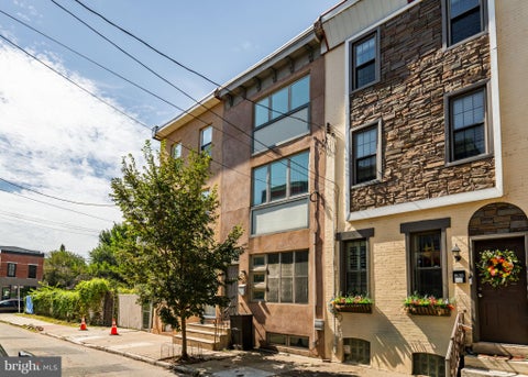 Townhouse For Rent - 1932 E Arizona Street<br/> Philadelphia County, PHILADELPHIA, PA 19125
