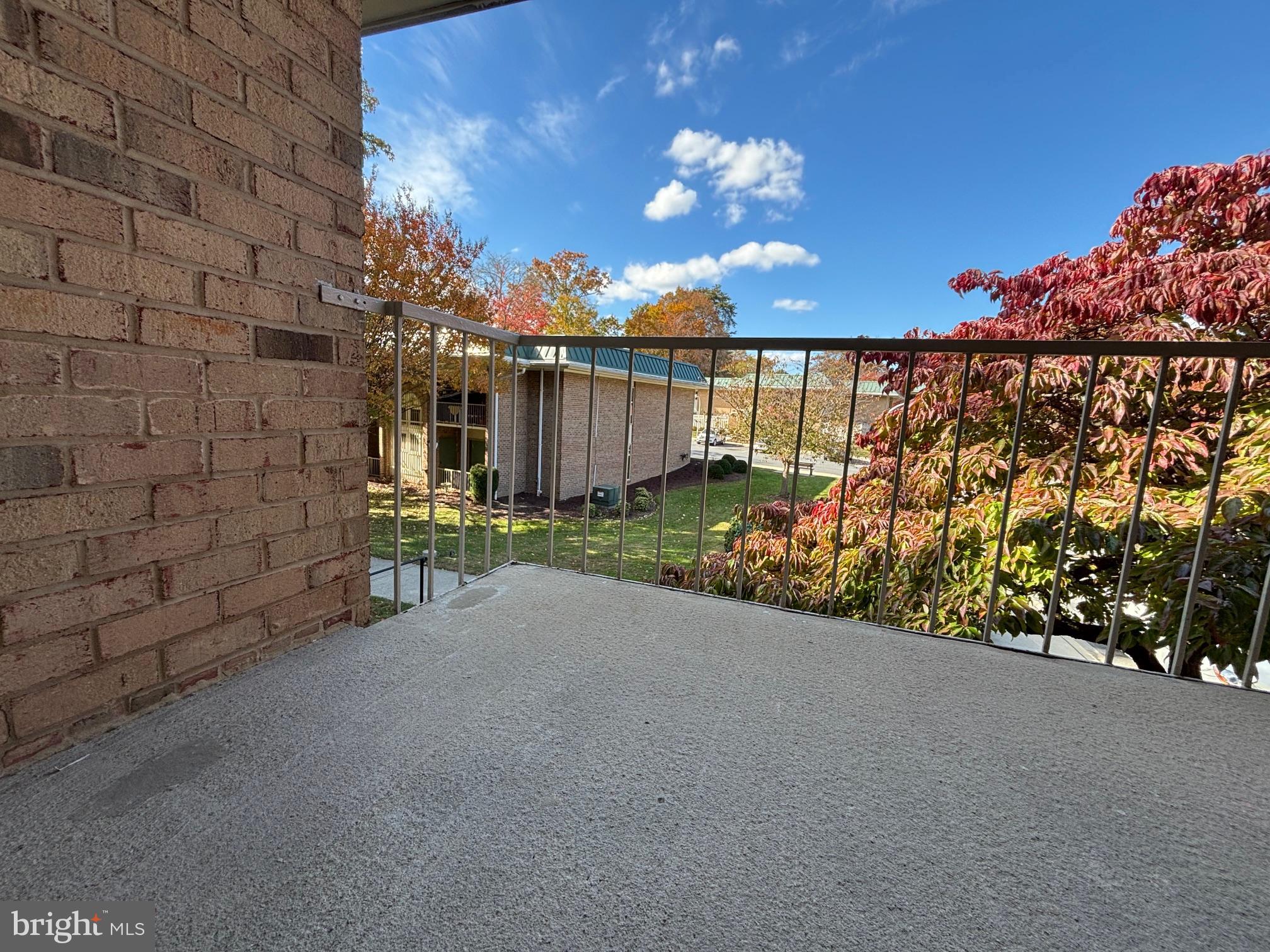 LEISURE WORLD - Residential