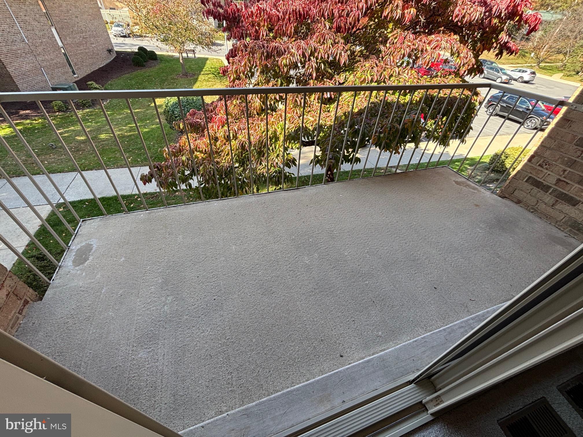 LEISURE WORLD - Residential