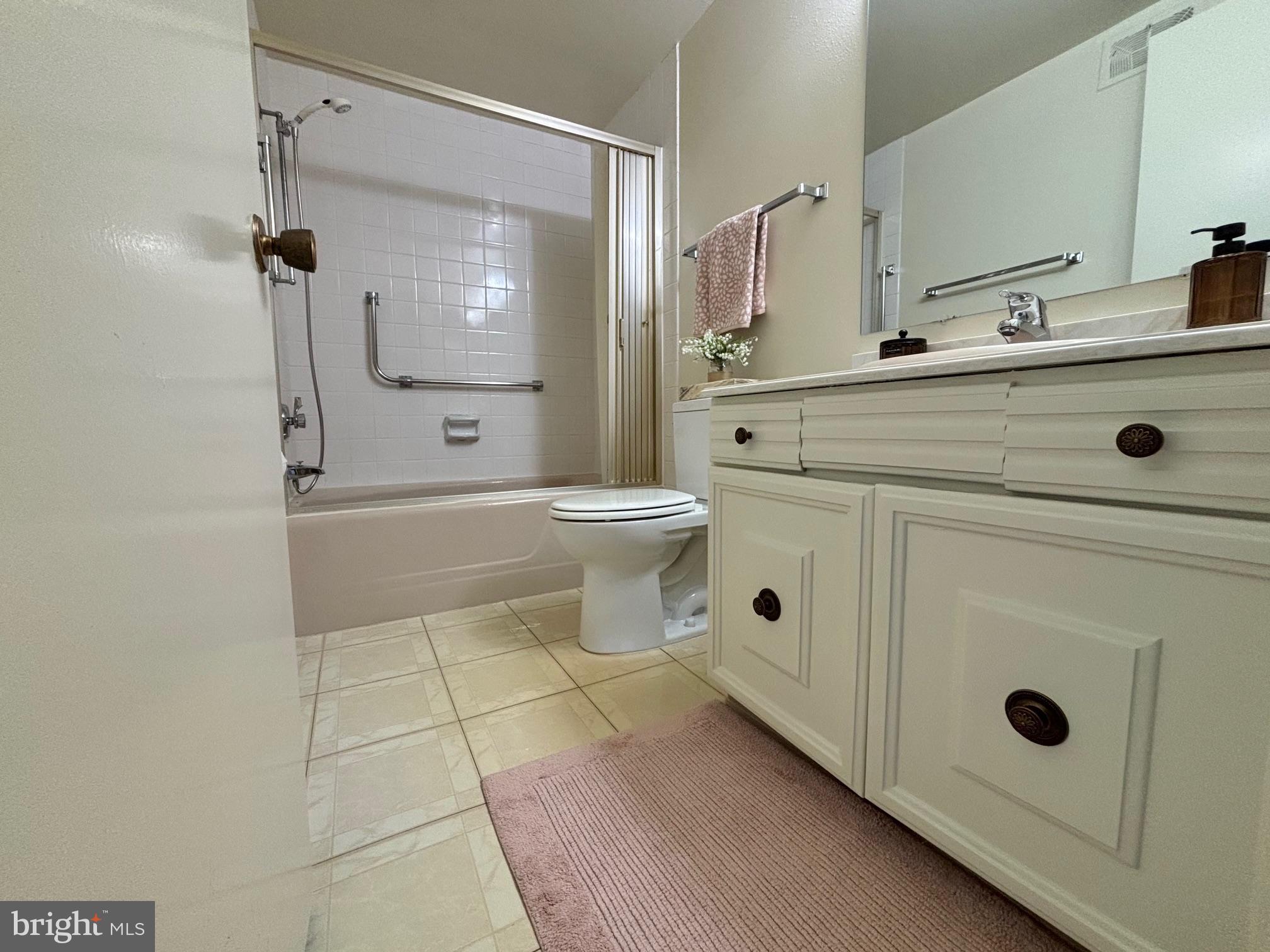 LEISURE WORLD - Residential