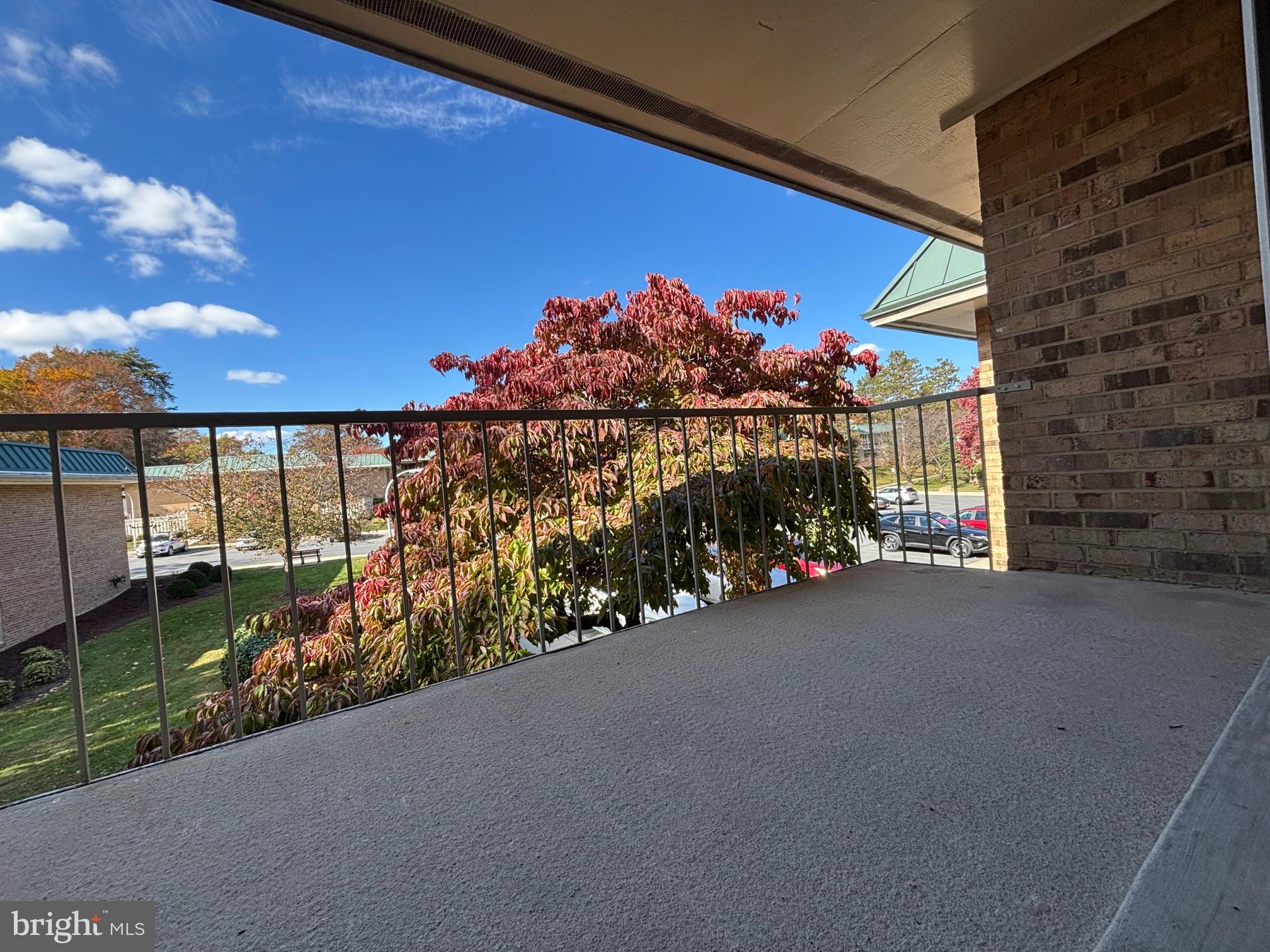 LEISURE WORLD - Residential